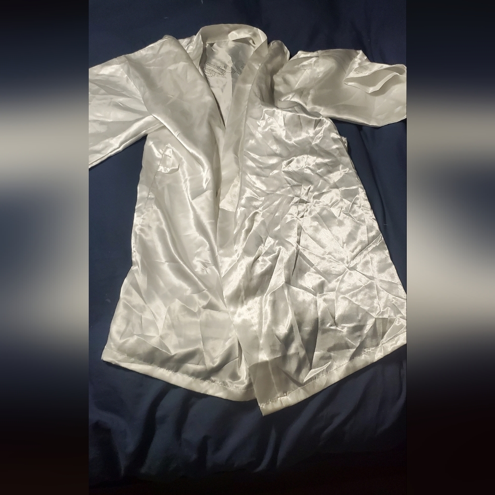 Bride robe - Picture 3 of 3
